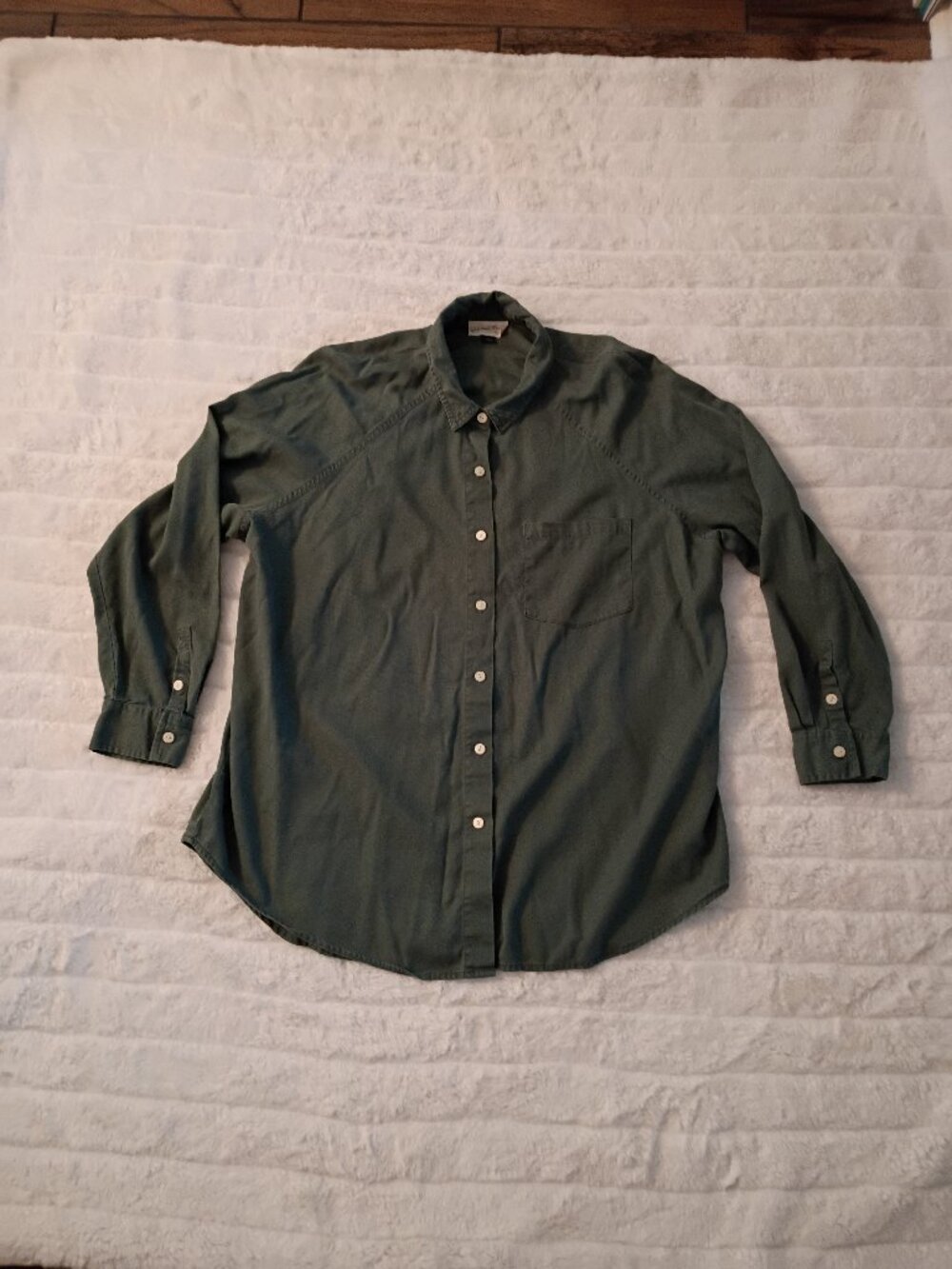 Universal Threads Button Up - Picture 1 of 4